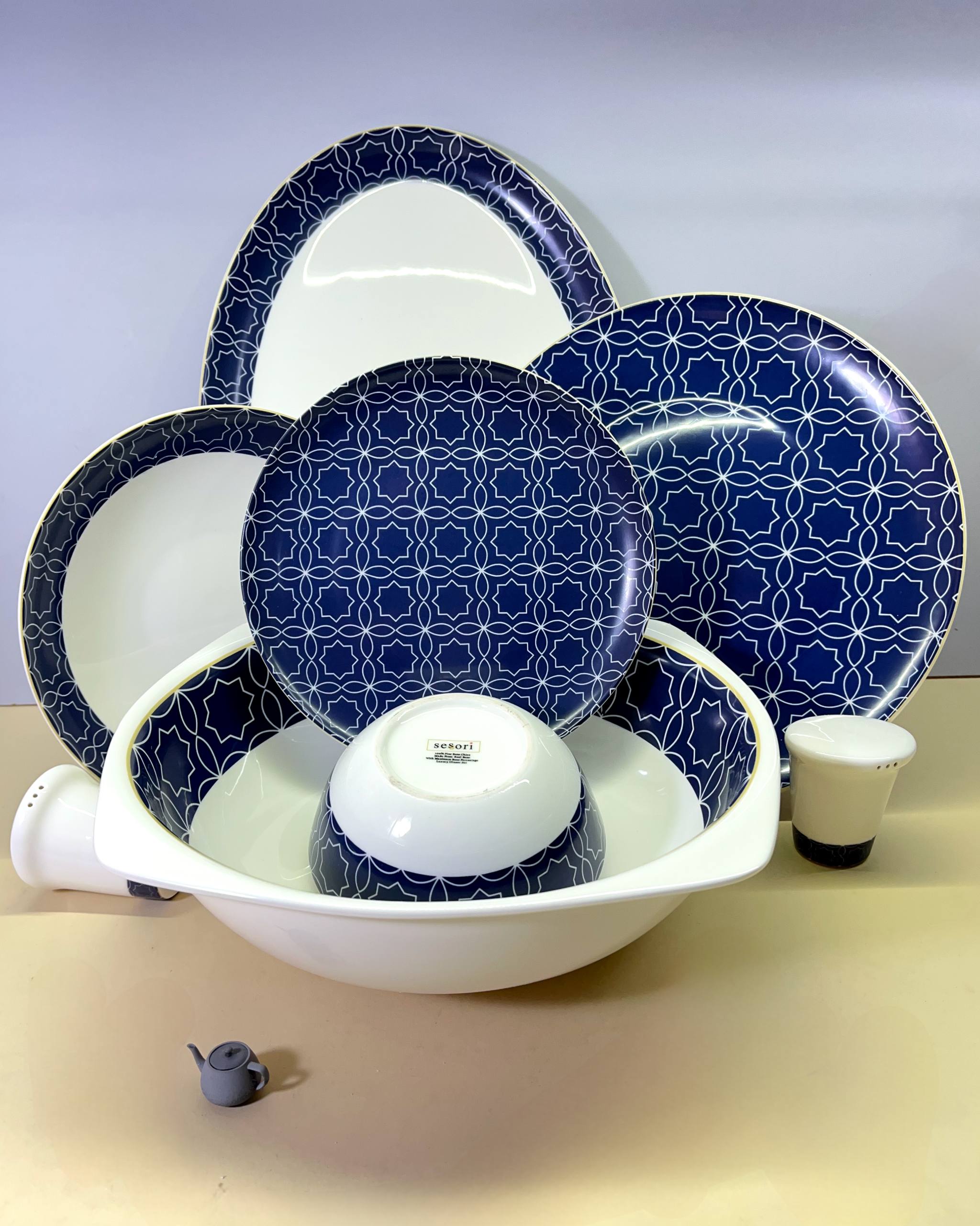 سرویس چینی ۲۸ پارچه بن‌چاینا طرح پترن سرمه ای